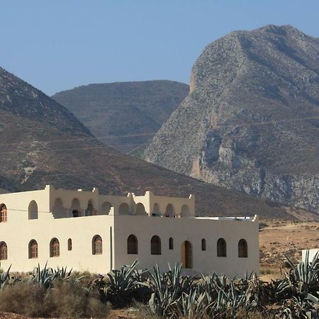 Riad Kebdana Ifoutatsene المظهر الخارجي الصورة