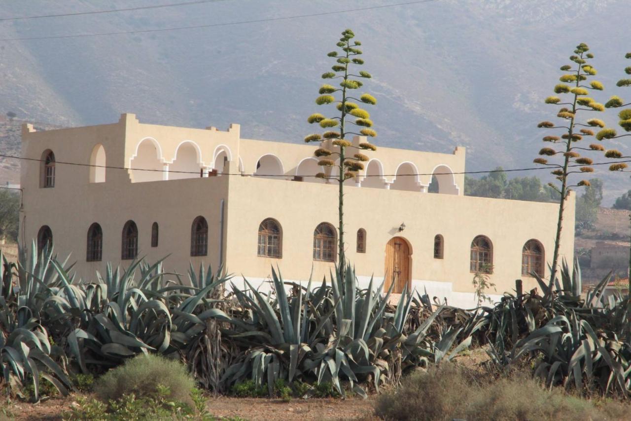Riad Kebdana Ifoutatsene المظهر الخارجي الصورة