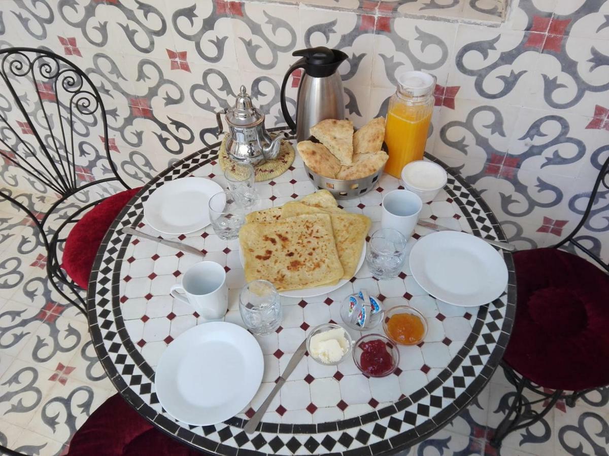 Riad Kebdana Ifoutatsene المظهر الخارجي الصورة